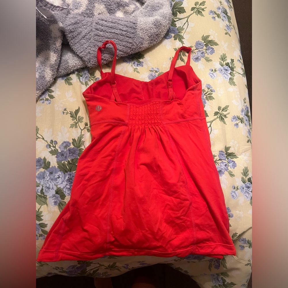 Lululemon flowy tank top built in bra